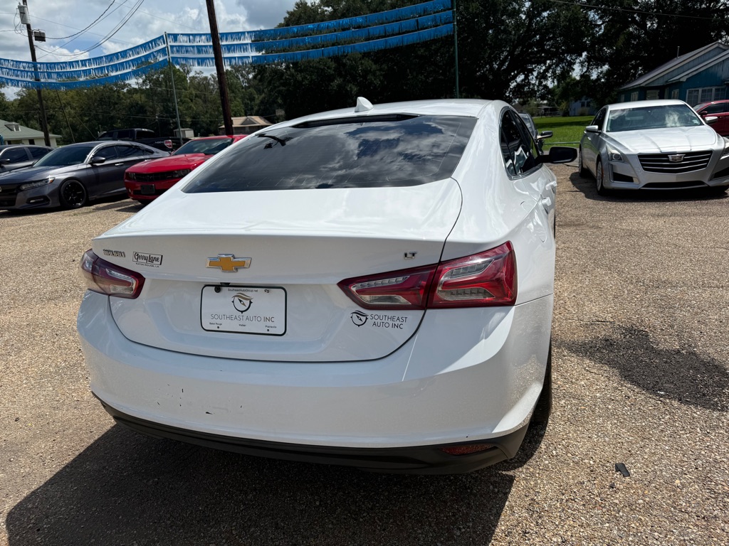 Photo 5 of this CHEVROLET MALIBU