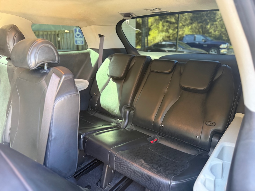 Photo 14 of this KIA CARNIVAL