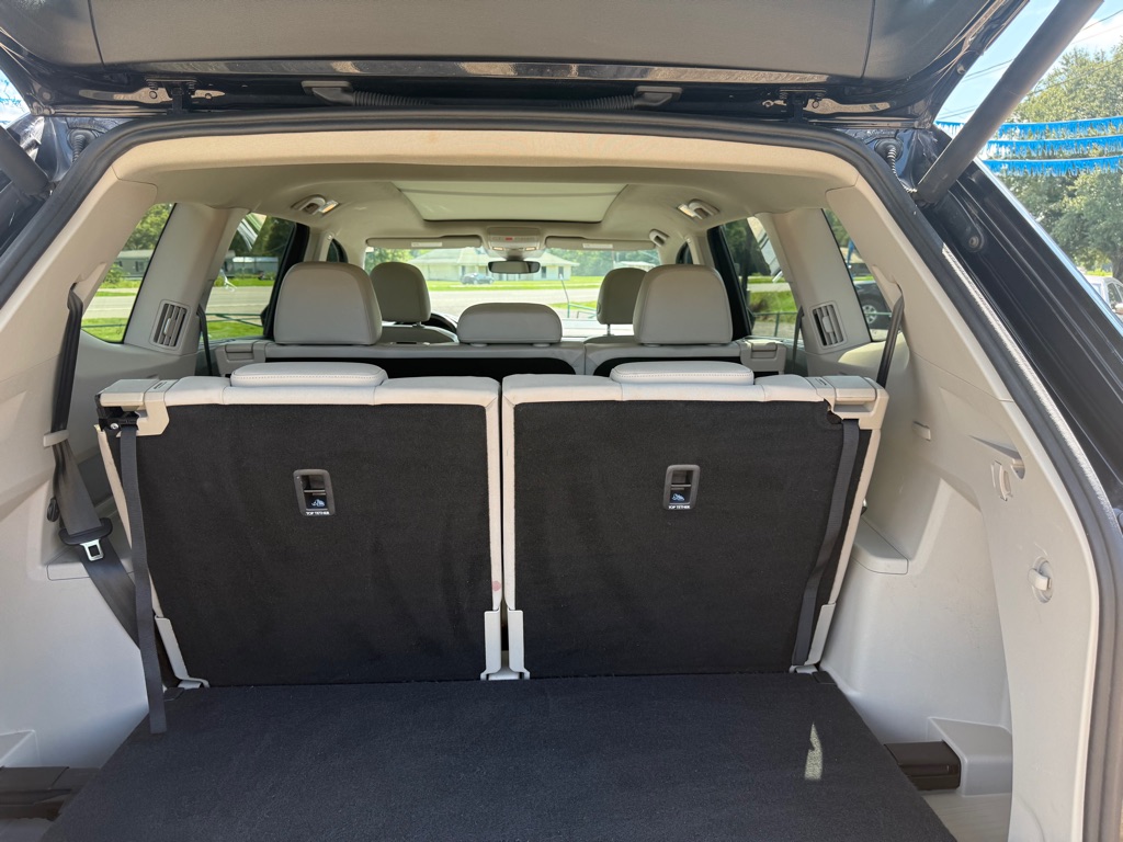 Photo 38 of this VOLKSWAGEN ATLAS