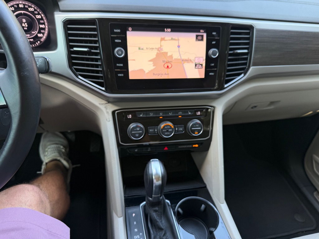 Photo 22 of this VOLKSWAGEN ATLAS