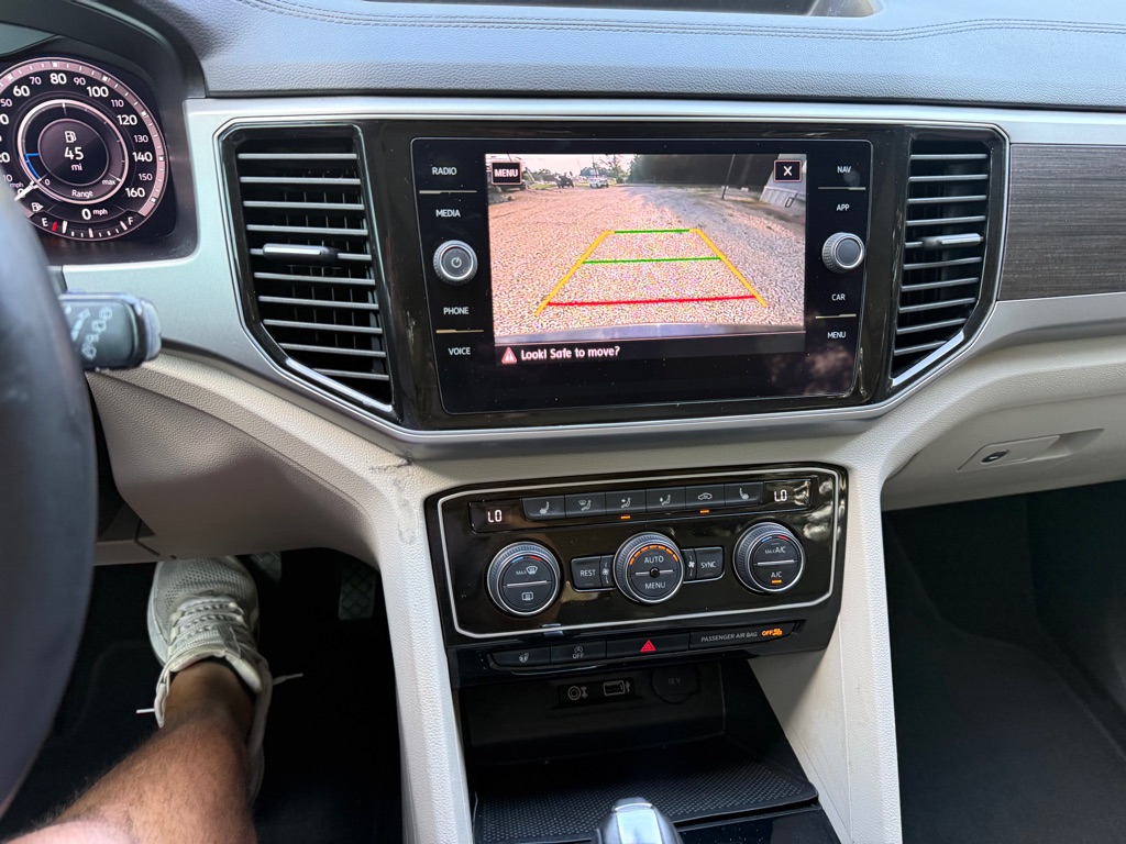 Photo 21 of this VOLKSWAGEN ATLAS