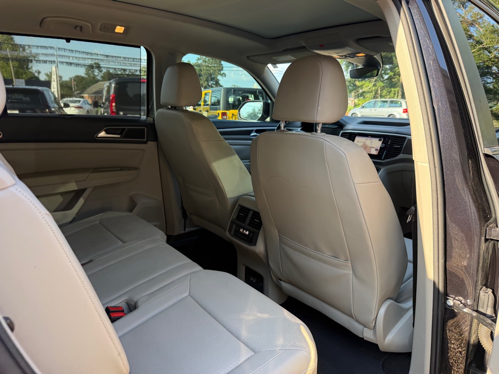 Photo 18 of this VOLKSWAGEN ATLAS