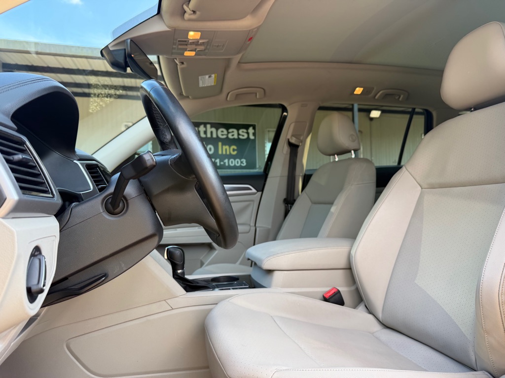 Photo 9 of this VOLKSWAGEN ATLAS