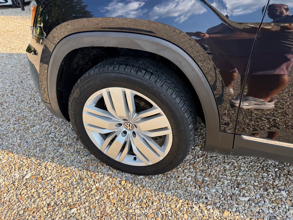Photo 29 of this VOLKSWAGEN ATLAS