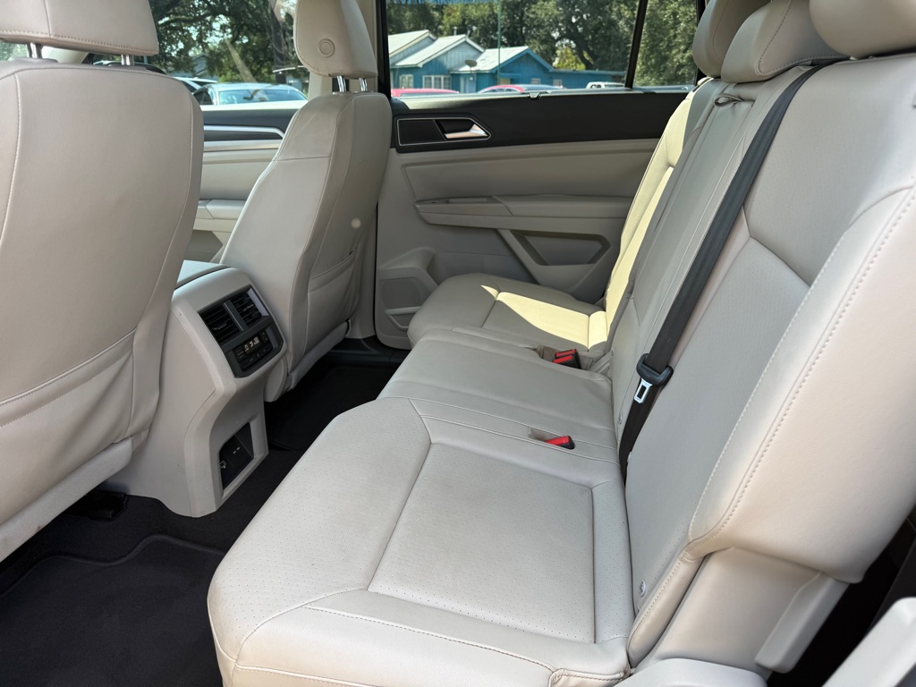 Photo 39 of this VOLKSWAGEN ATLAS
