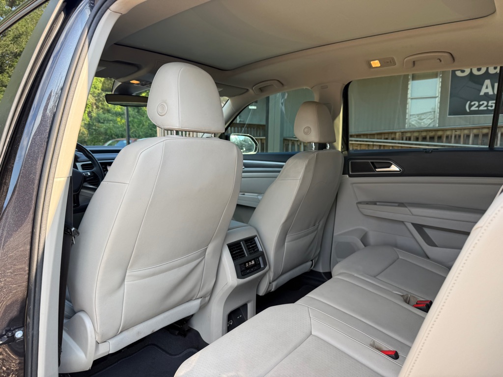 Photo 12 of this VOLKSWAGEN ATLAS