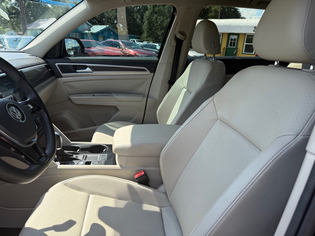 Photo 43 of this VOLKSWAGEN ATLAS