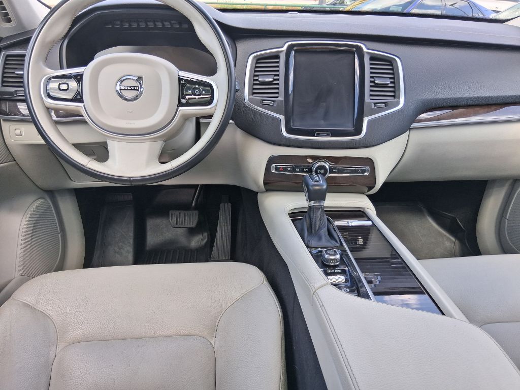 Photo 13 of this VOLVO XC90