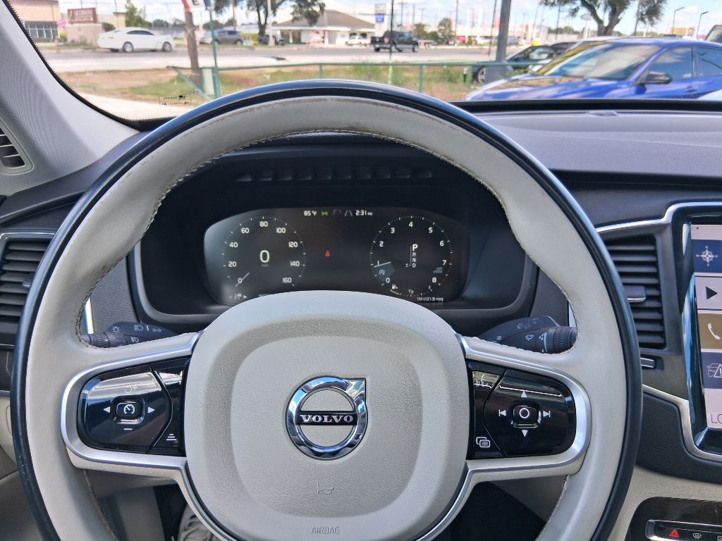 Photo 19 of this VOLVO XC90