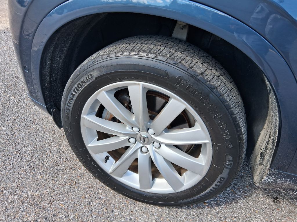 Photo 27 of this VOLVO XC90