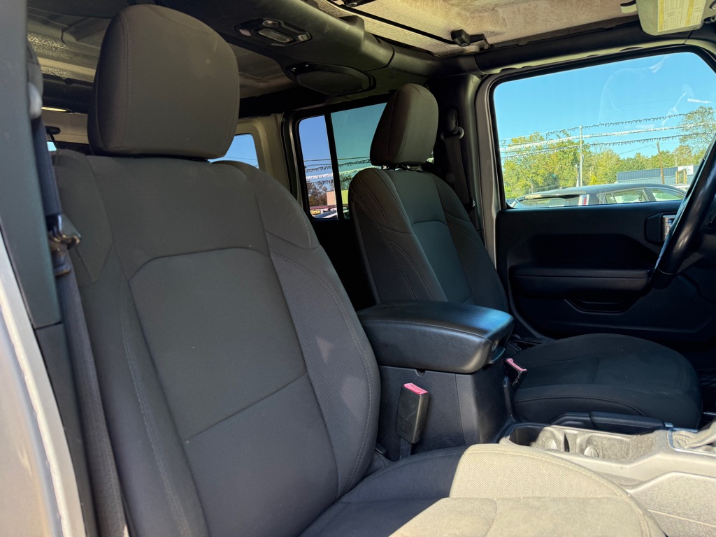 Photo 16 of this JEEP WRANGLER UNLIMI