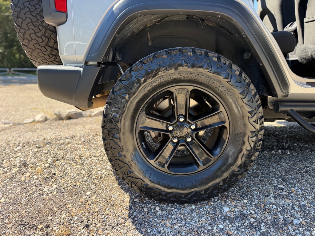 Photo 33 of this JEEP WRANGLER UNLIMI