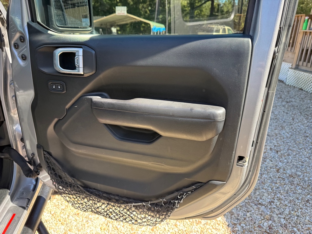 Photo 22 of this JEEP WRANGLER UNLIMI