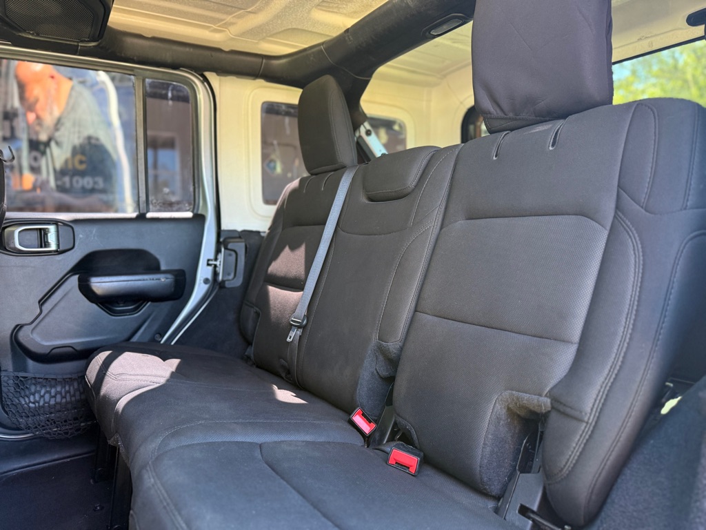 Photo 14 of this JEEP WRANGLER UNLIMI
