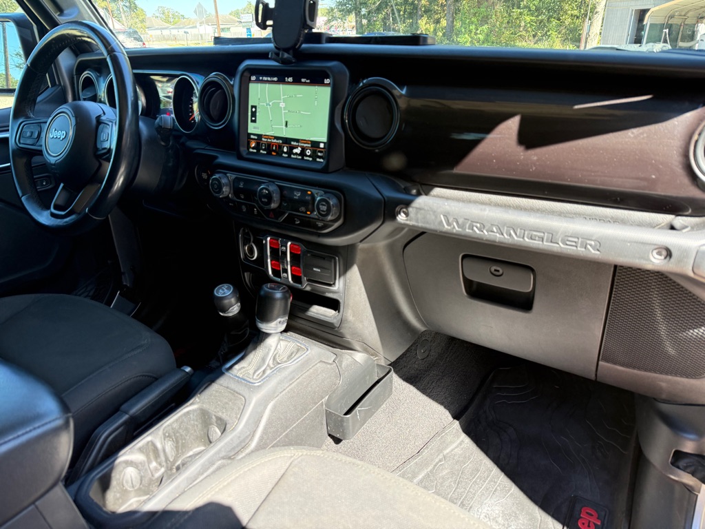 Photo 17 of this JEEP WRANGLER UNLIMI