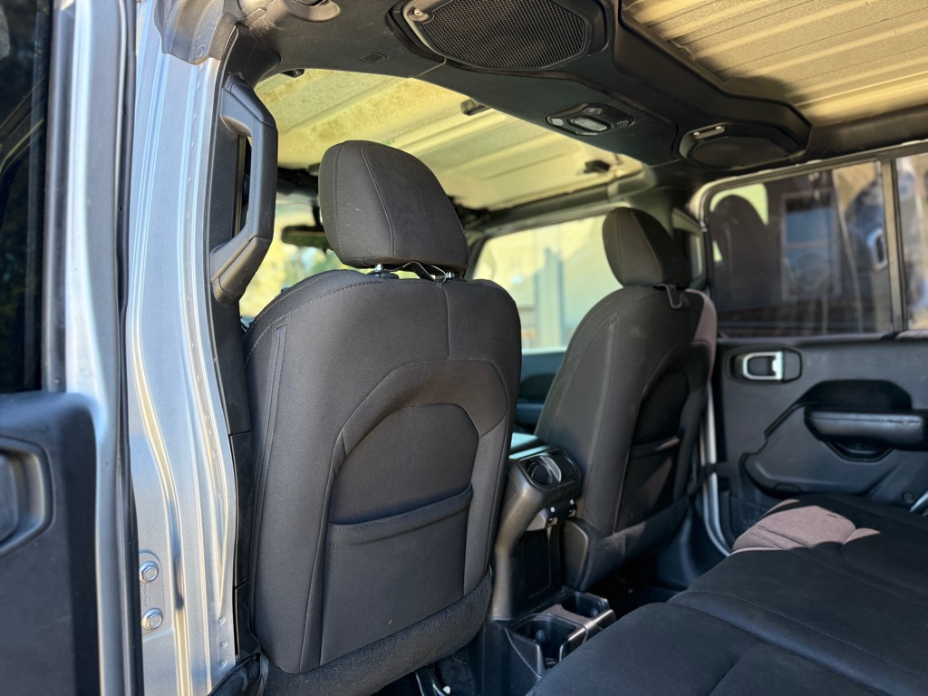 Photo 15 of this JEEP WRANGLER UNLIMI