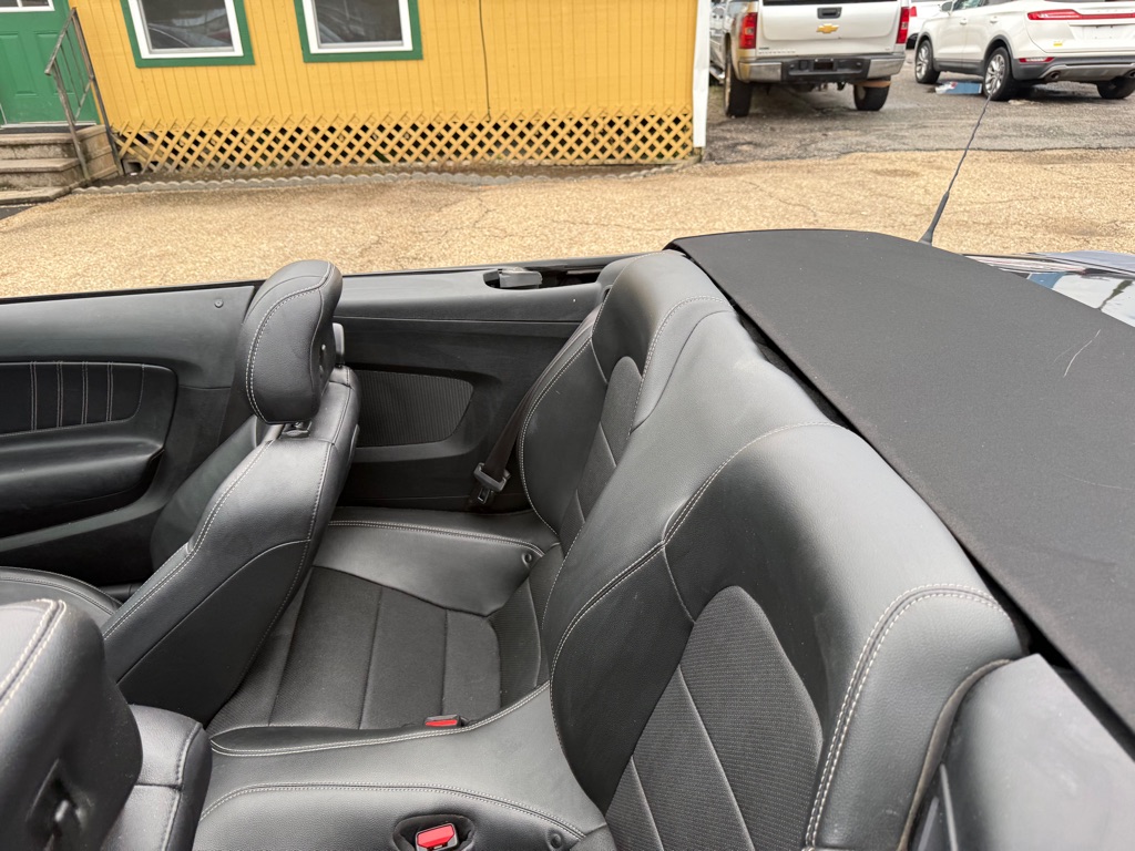 Photo 8 of this FORD MUSTANG