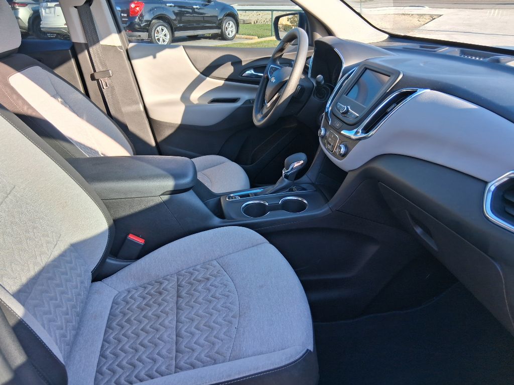 Photo 8 of this CHEVROLET EQUINOX