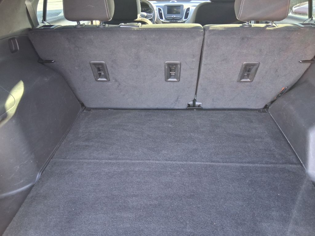 Photo 15 of this CHEVROLET EQUINOX