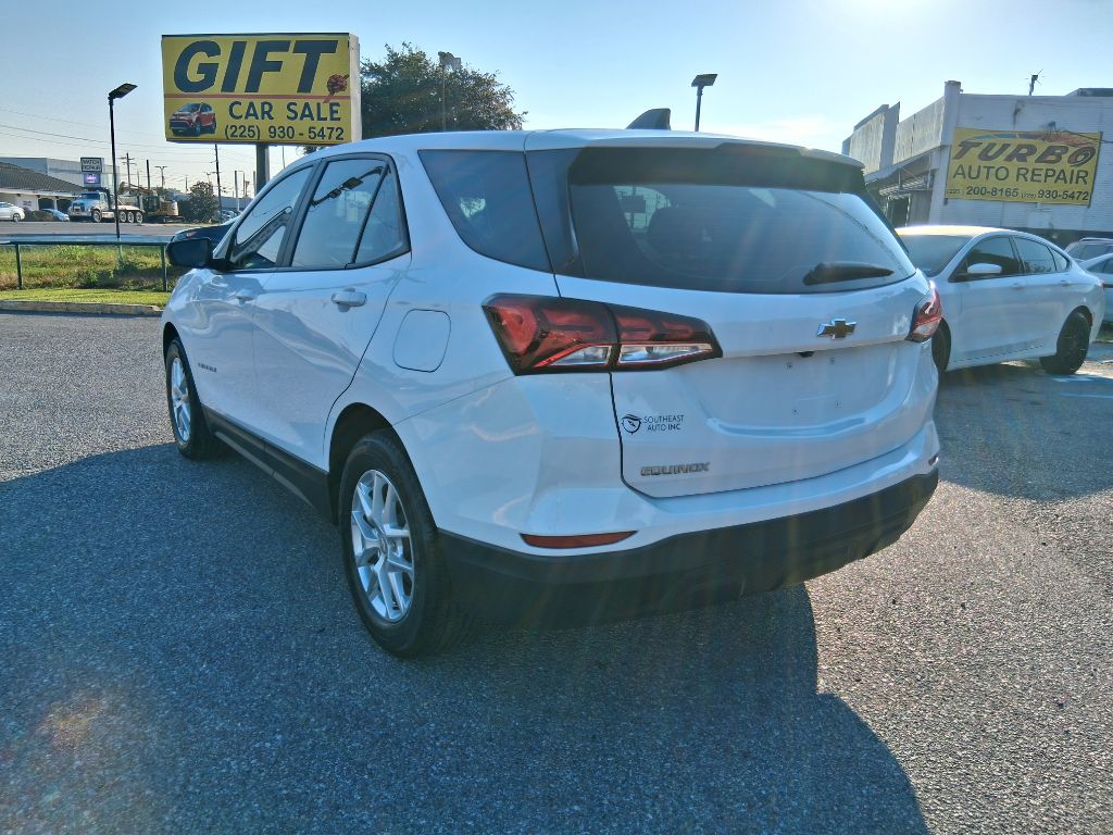 Photo 6 of this CHEVROLET EQUINOX