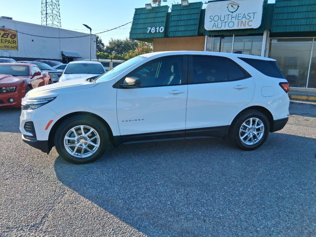 Photo 3 of this CHEVROLET EQUINOX