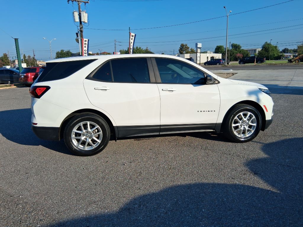Photo 4 of this CHEVROLET EQUINOX