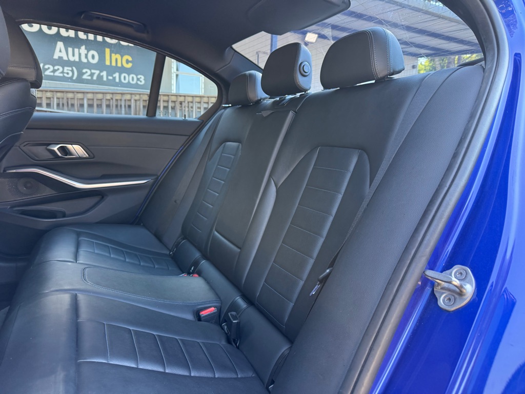 Photo 10 of this BMW 330I