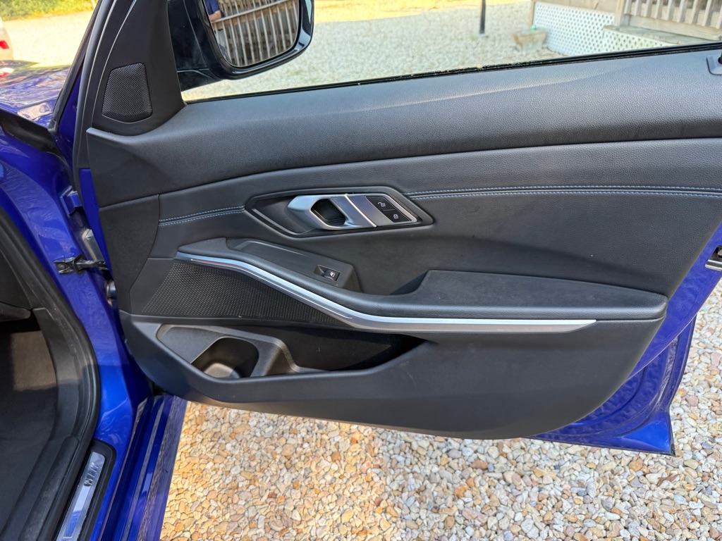 Photo 27 of this BMW 330I