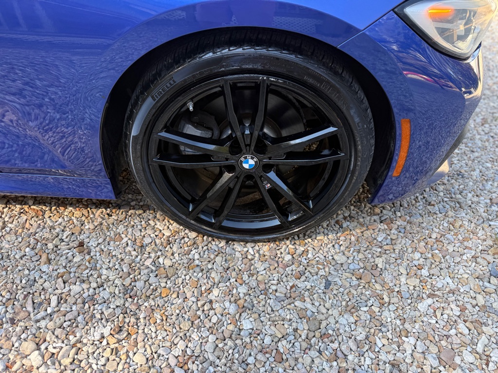 Photo 21 of this BMW 330I