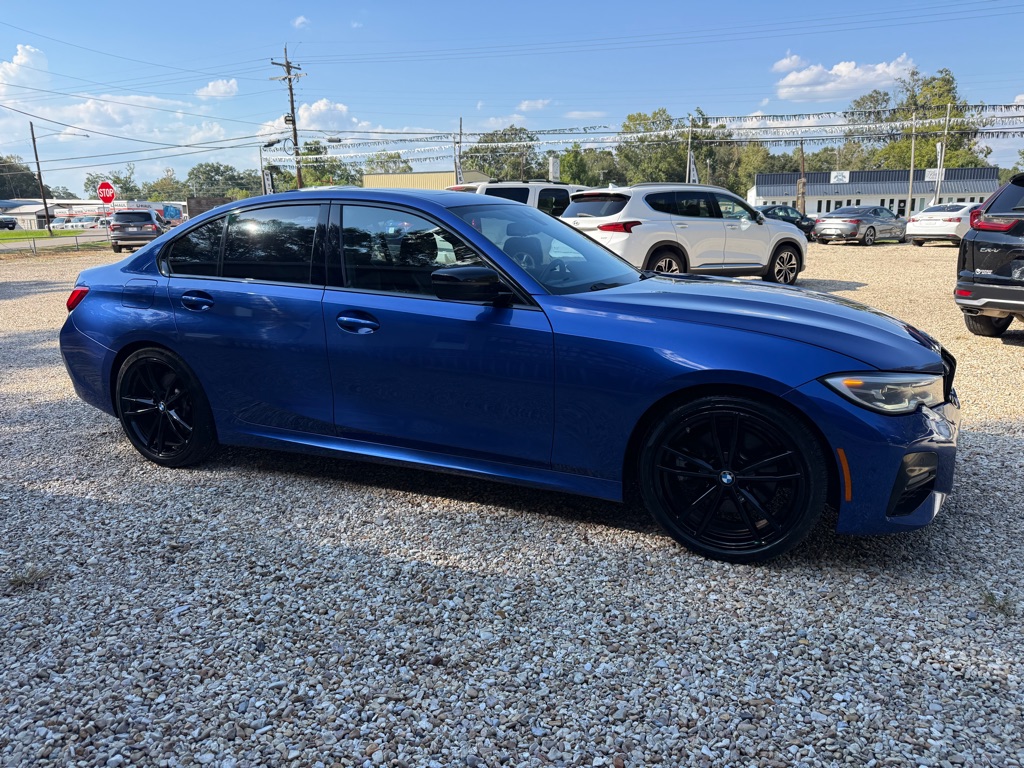 Photo 2 of this BMW 330I