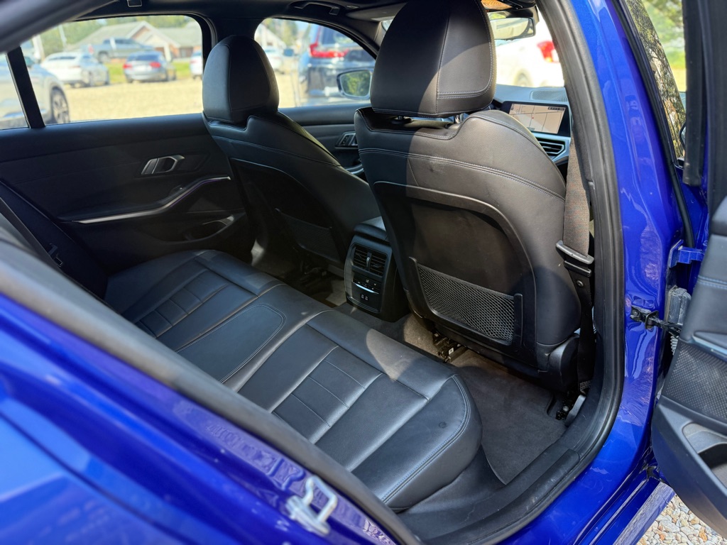 Photo 15 of this BMW 330I