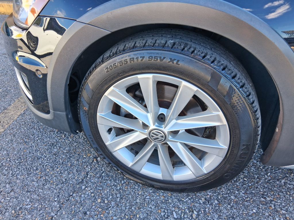 Photo 20 of this VOLKSWAGEN GOLF ALLTRACK