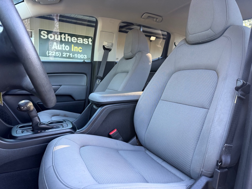 Photo 9 of this CHEVROLET COLORADO
