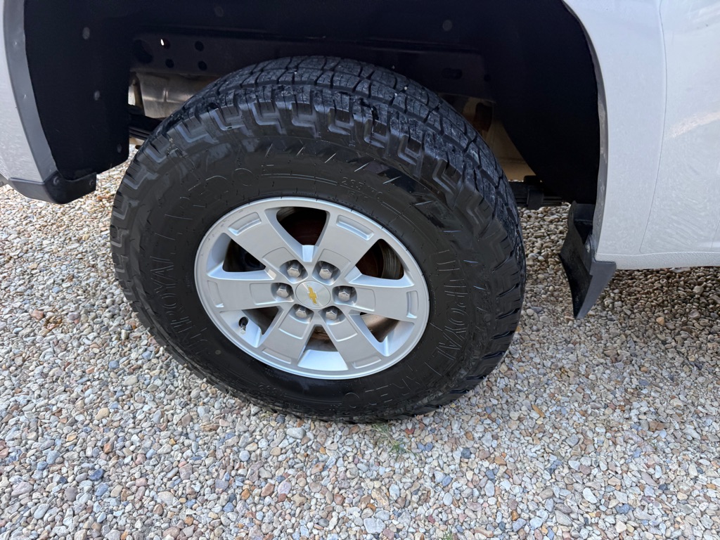 Photo 21 of this CHEVROLET COLORADO