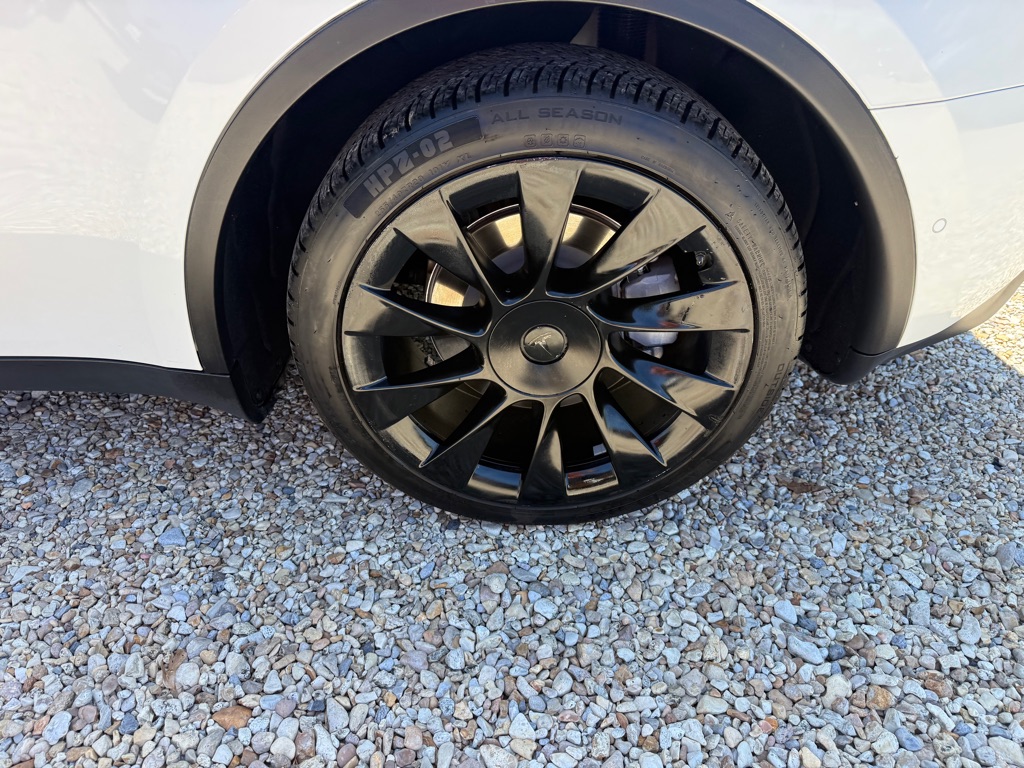 Photo 23 of this TESLA MODEL Y