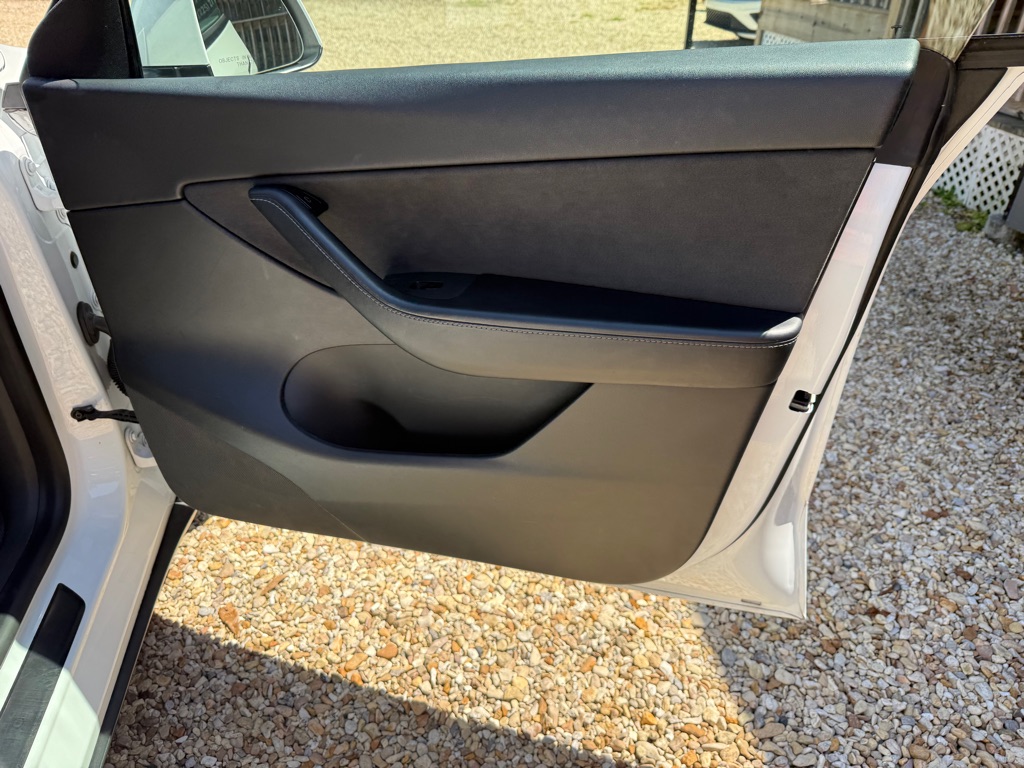 Photo 18 of this TESLA MODEL Y