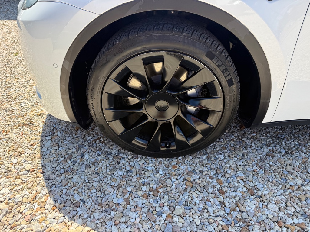 Photo 24 of this TESLA MODEL Y