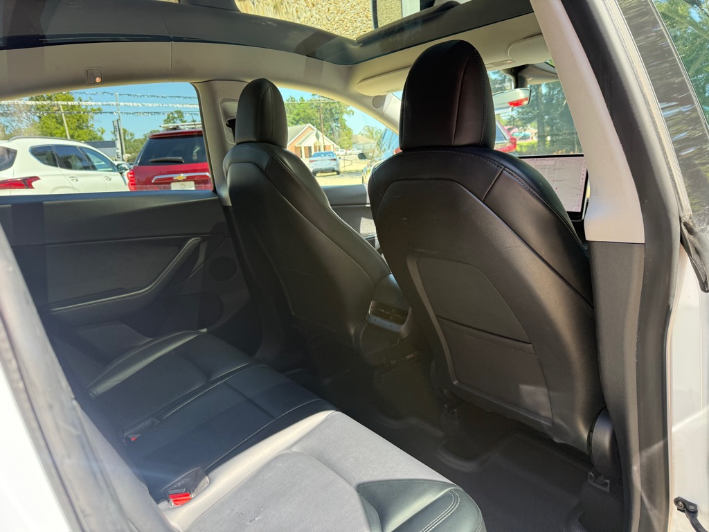 Photo 16 of this TESLA MODEL Y