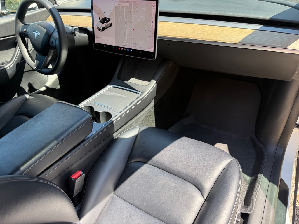 Photo 14 of this TESLA MODEL Y