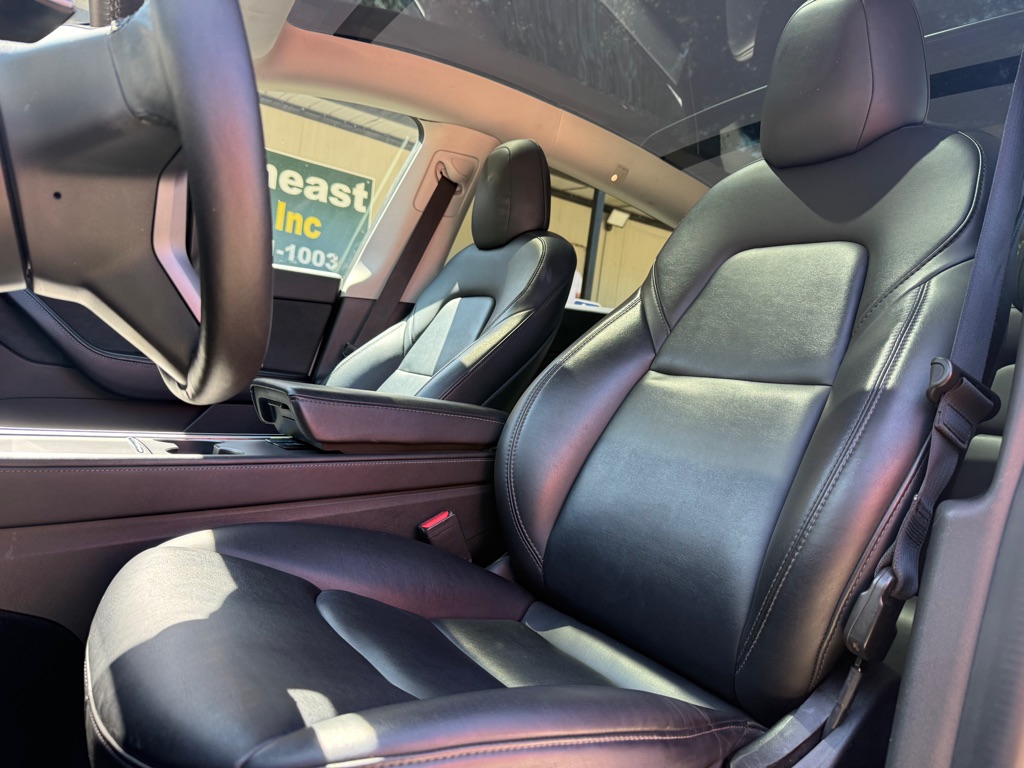 Photo 8 of this TESLA MODEL Y