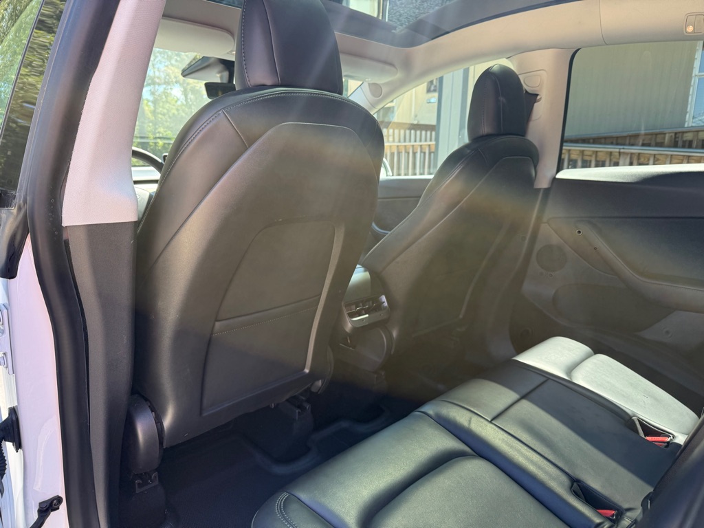 Photo 11 of this TESLA MODEL Y