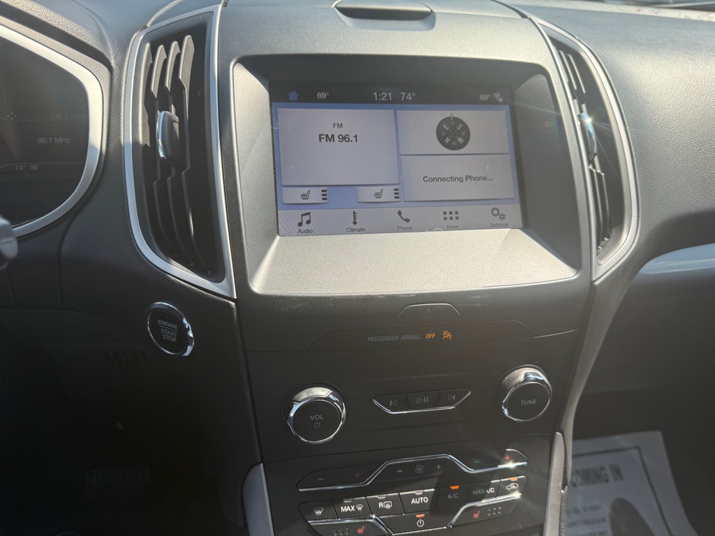 Photo 11 of this FORD EDGE