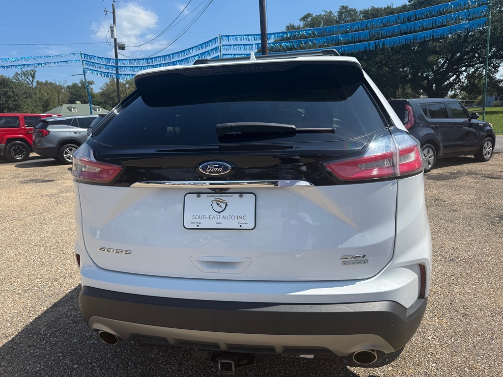 Photo 7 of this FORD EDGE
