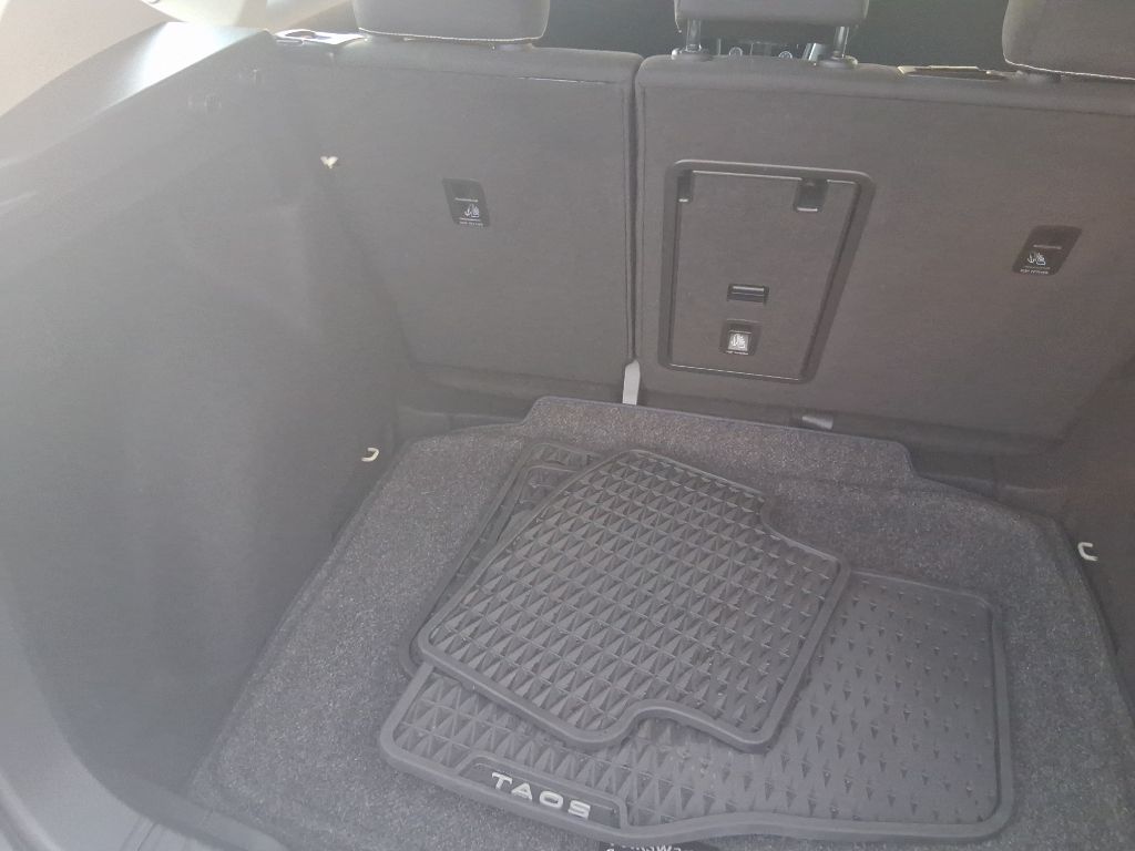 Photo 9 of this VOLKSWAGEN TAOS