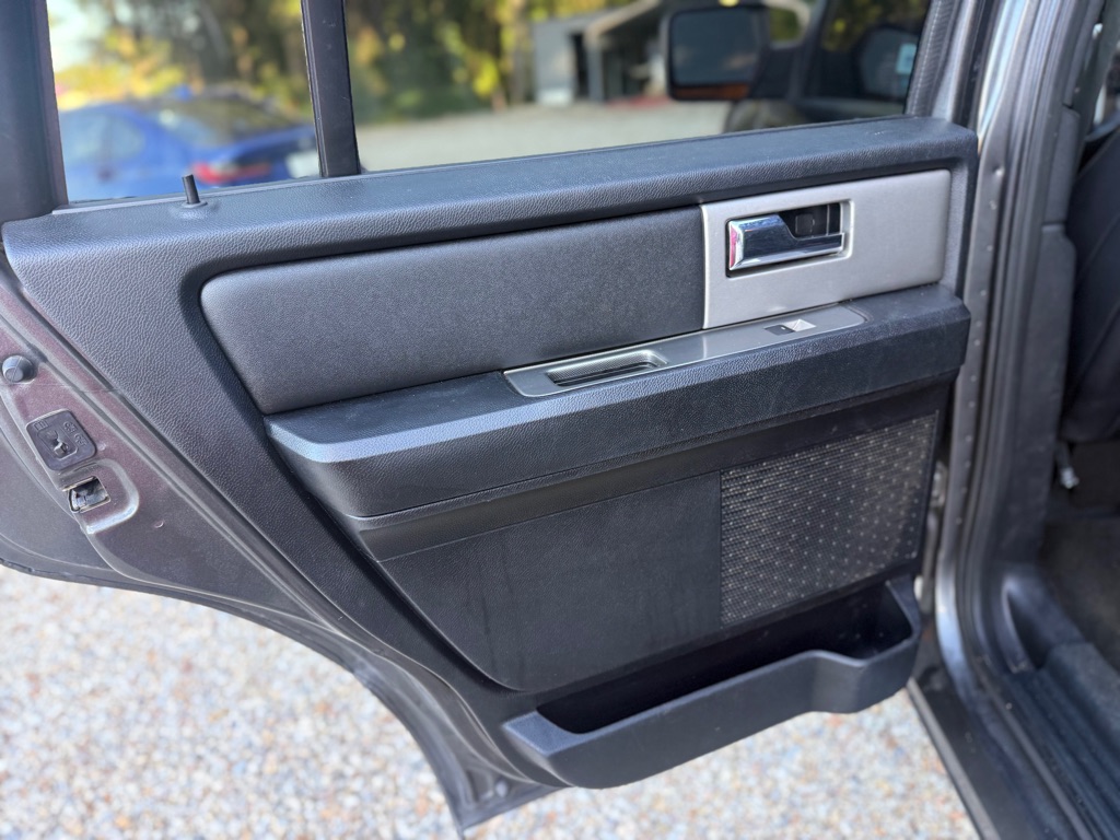 Photo 25 of this FORD EXPEDITION