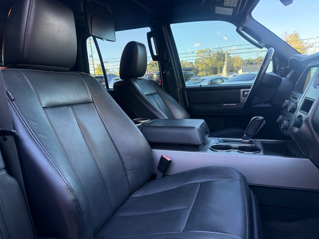 Photo 15 of this FORD EXPEDITION