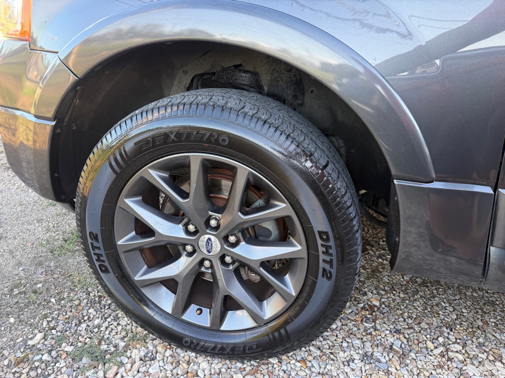 Photo 31 of this FORD EXPEDITION