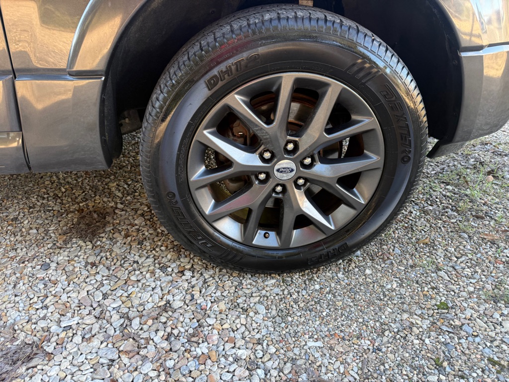 Photo 29 of this FORD EXPEDITION