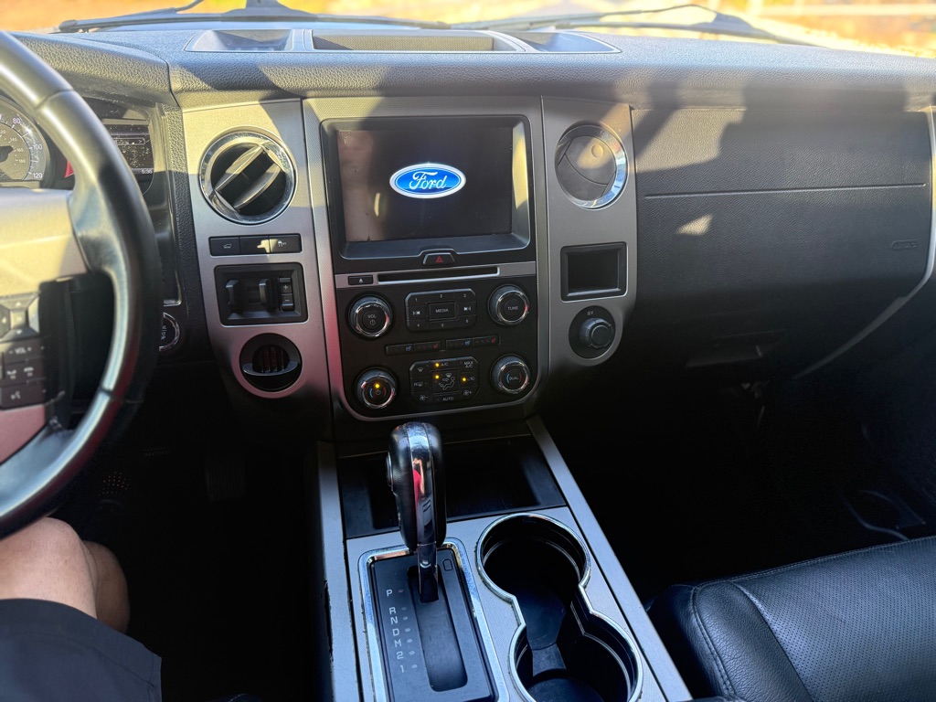 Photo 21 of this FORD EXPEDITION