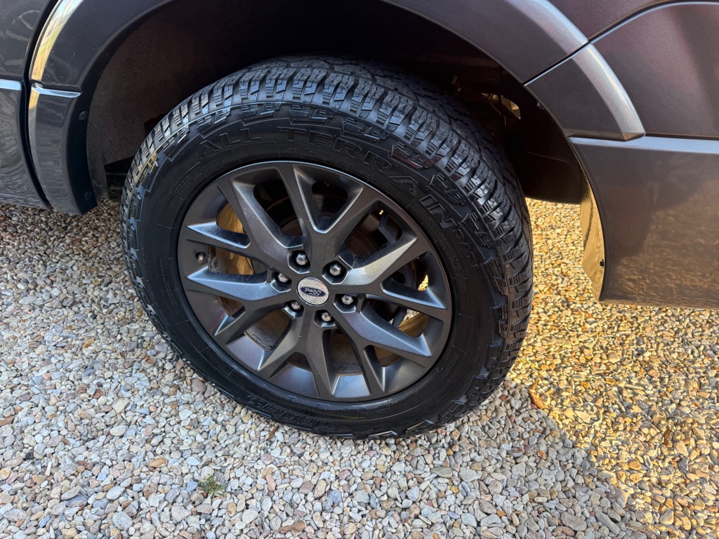 Photo 28 of this FORD EXPEDITION